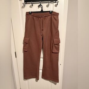 Women’s cargo sweatpants